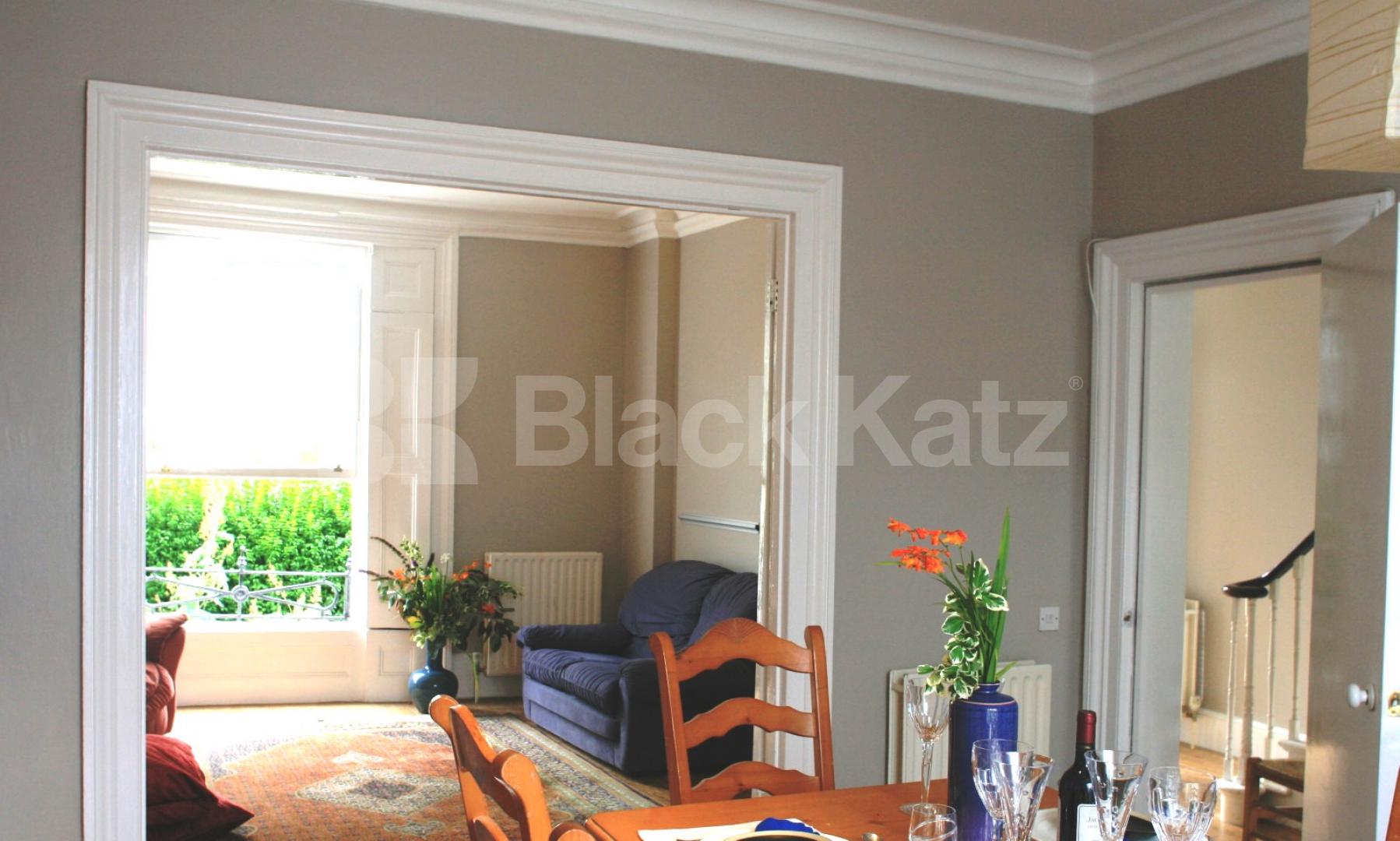 			LARGE 4 BED / 2 BATH!, 4 Bedroom, 1 bath, 1 reception Flat			 St Johns Villas, ARCHWAY